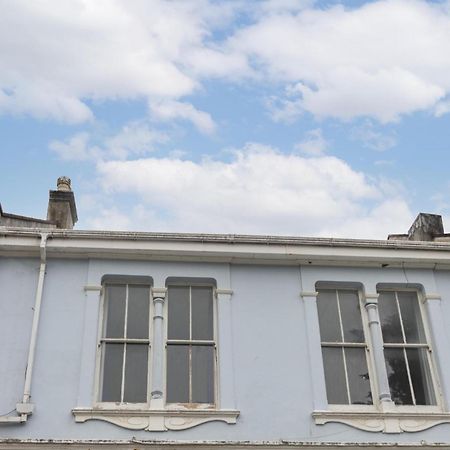 Alexandra - Large 3 Bed Perfect For Contractors, Free Parking, Fast Wifi And Great Value! Apartment Plymouth Bagian luar foto