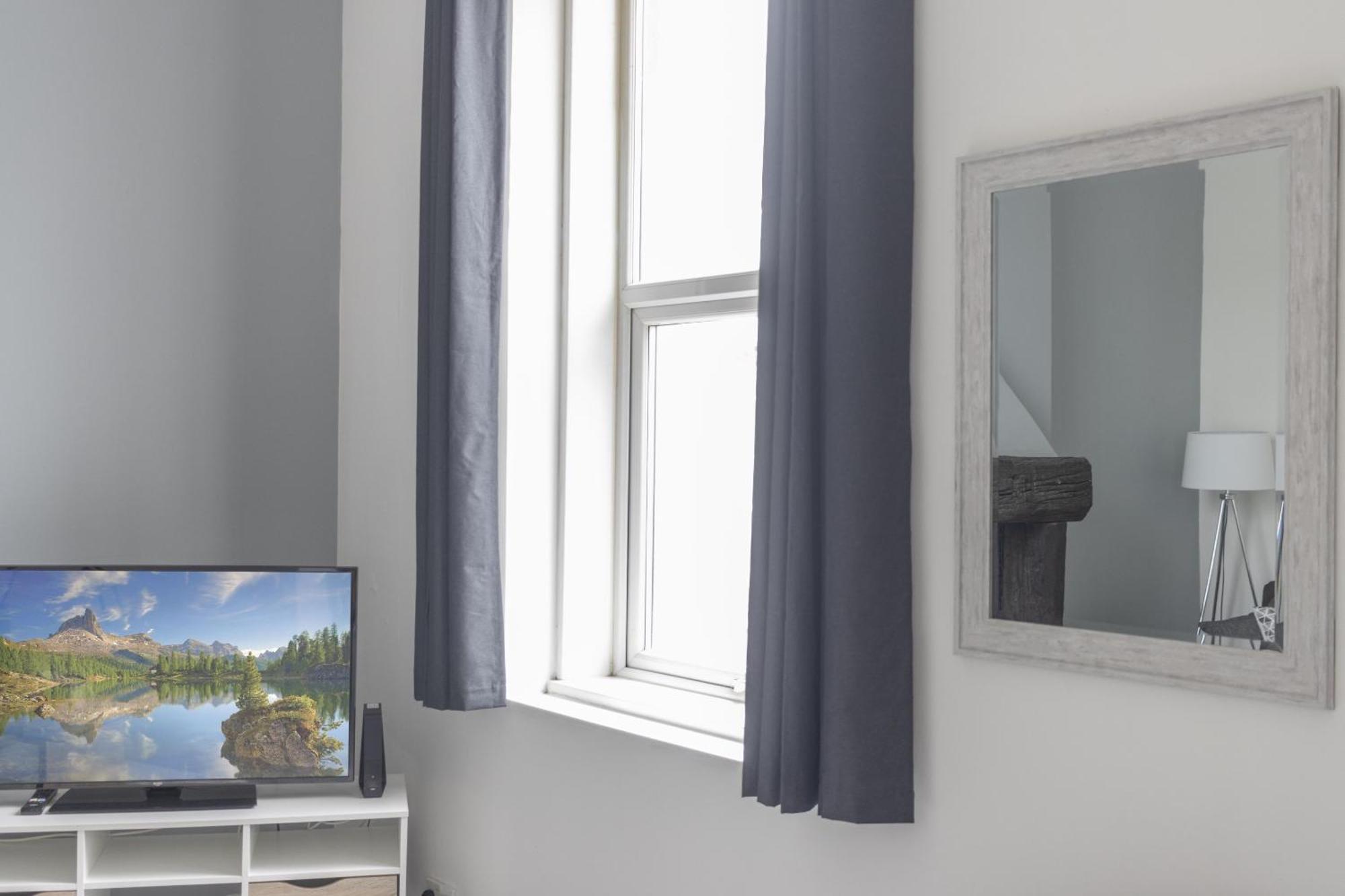 Alexandra - Large 3 Bed Perfect For Contractors, Free Parking, Fast Wifi And Great Value! Apartment Plymouth Bagian luar foto