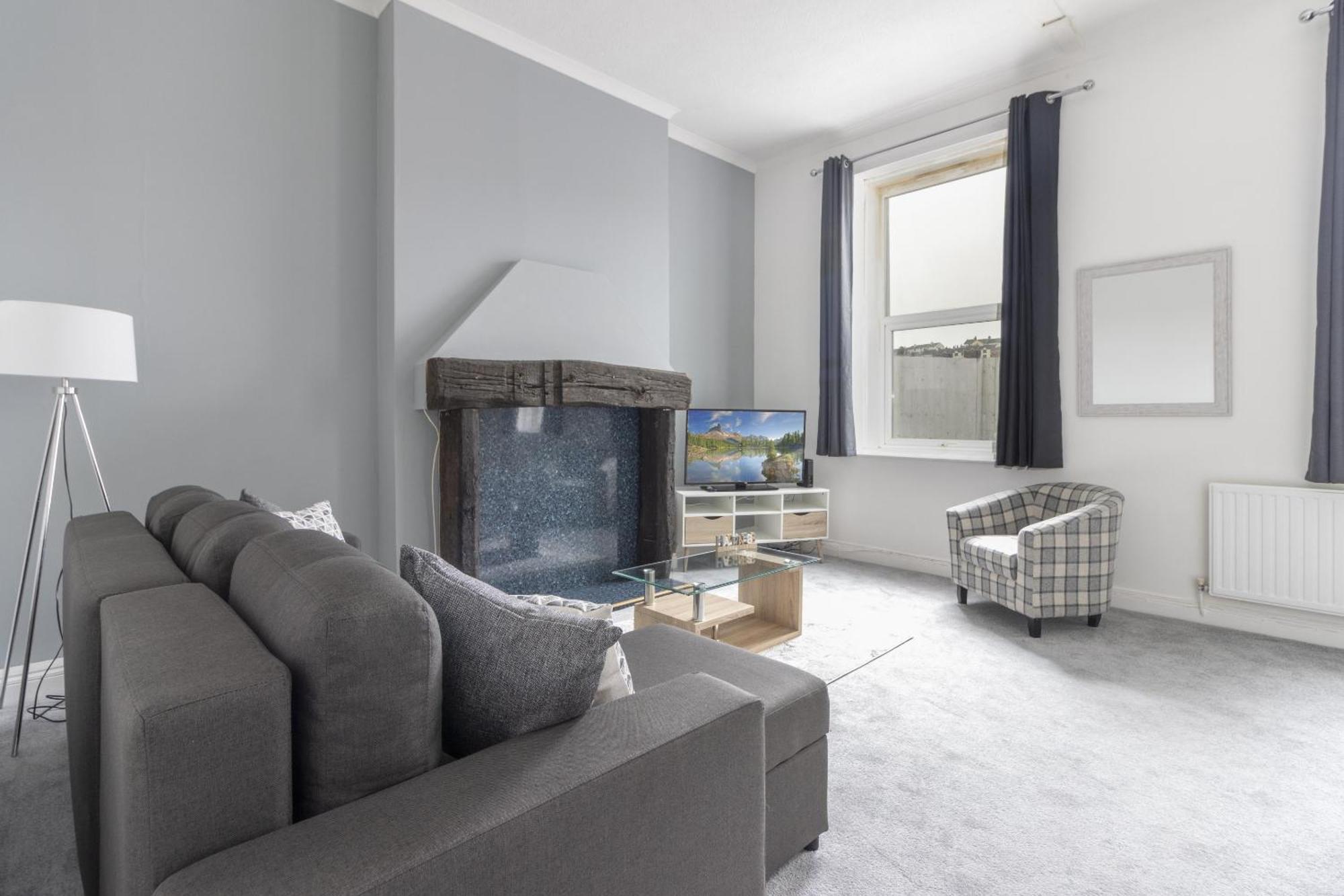 Alexandra - Large 3 Bed Perfect For Contractors, Free Parking, Fast Wifi And Great Value! Apartment Plymouth Bagian luar foto