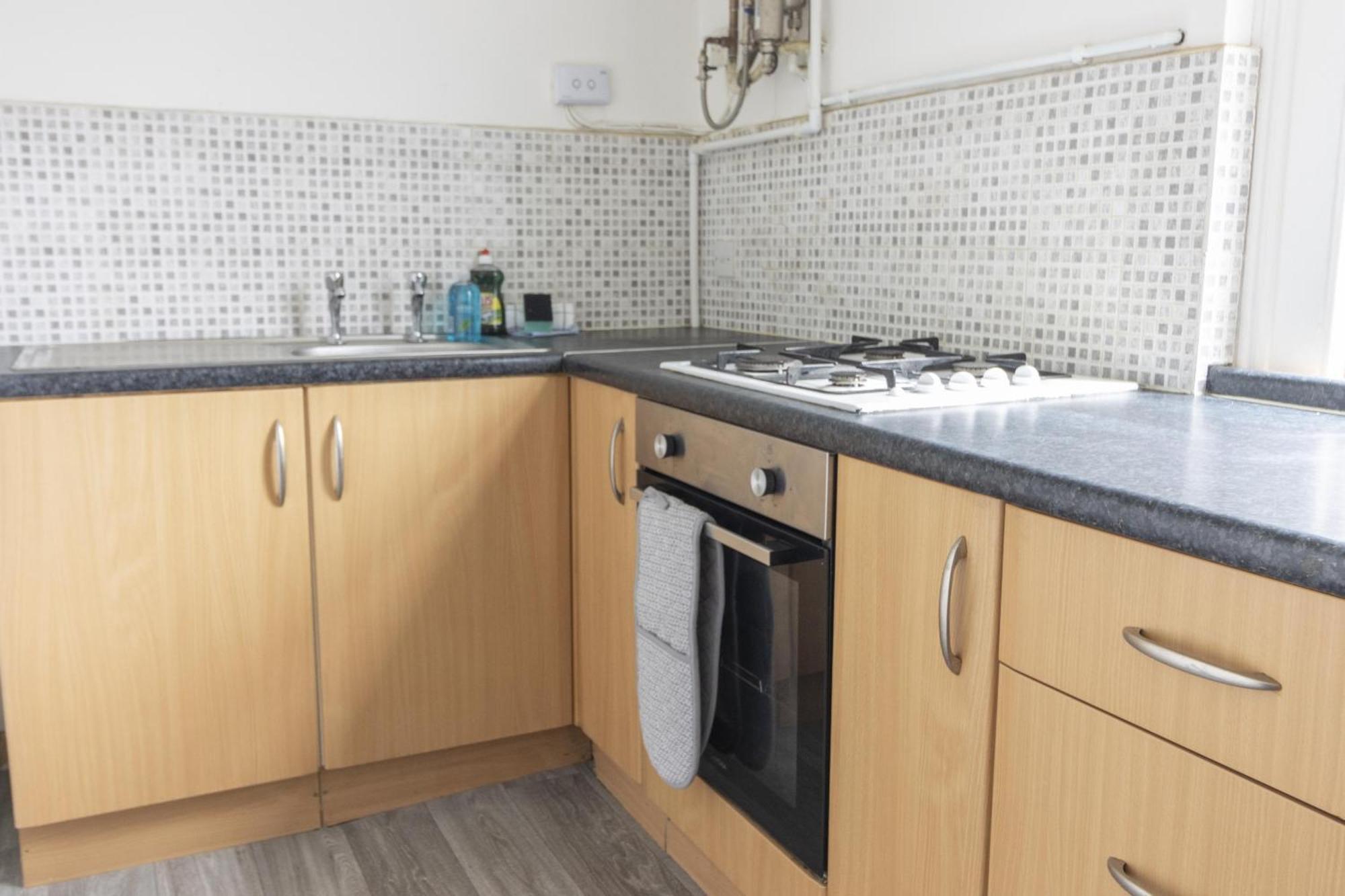 Alexandra - Large 3 Bed Perfect For Contractors, Free Parking, Fast Wifi And Great Value! Apartment Plymouth Bagian luar foto