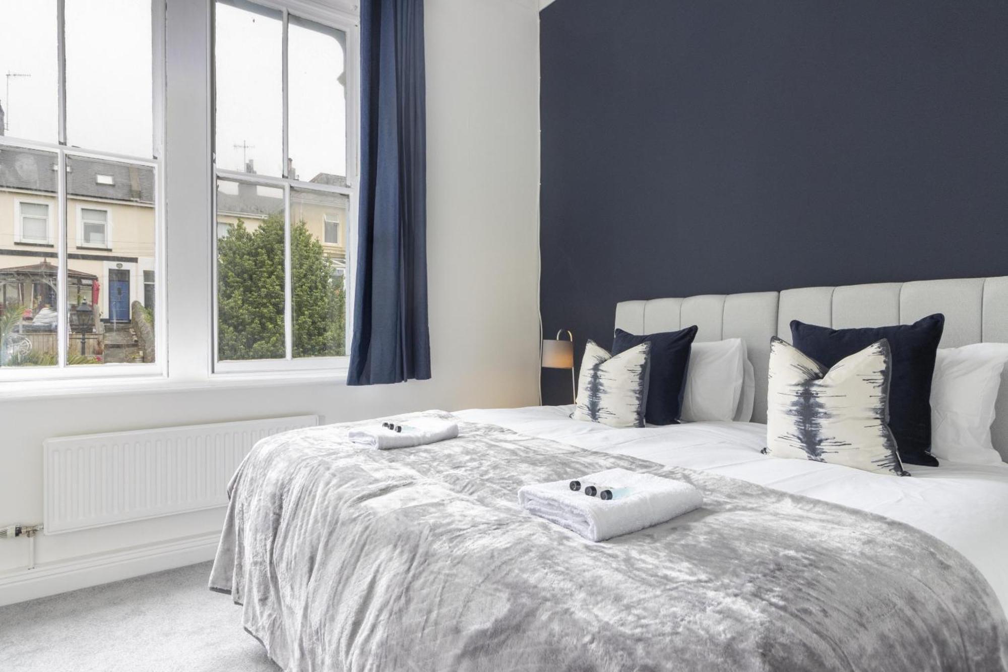 Alexandra - Large 3 Bed Perfect For Contractors, Free Parking, Fast Wifi And Great Value! Apartment Plymouth Bagian luar foto